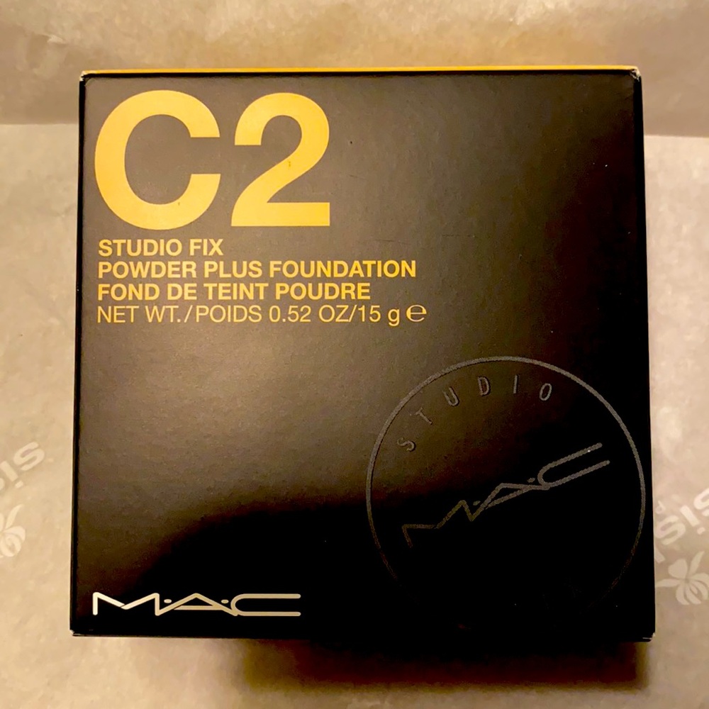 Mac Studio Fix foundation in C2